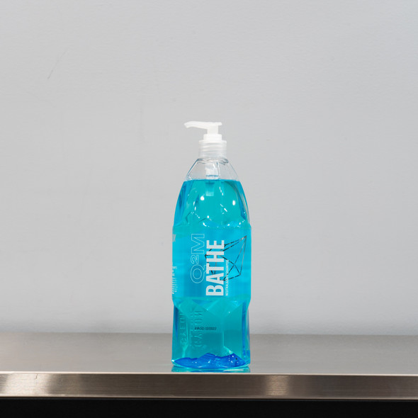 The Clean Garage | GYEON Q2M Bathe 1 Liter | PH Neutral Car Wash Shampoo 1000ml